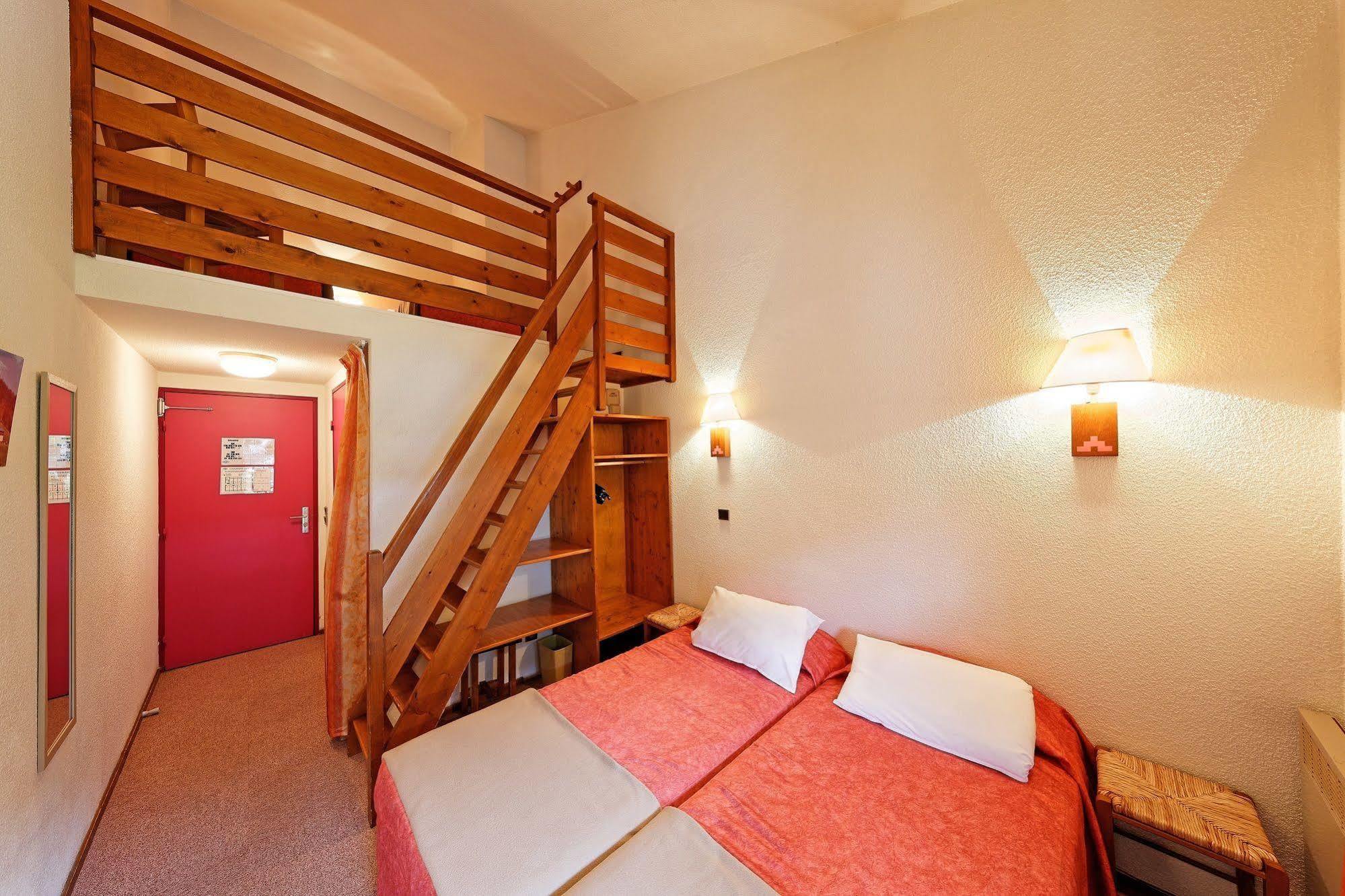 Hotel Club Le Risoux Bois-dʼAmont Kültér fotó