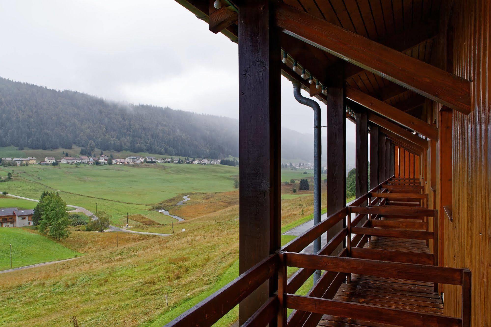 Hotel Club Le Risoux Bois-dʼAmont Kültér fotó